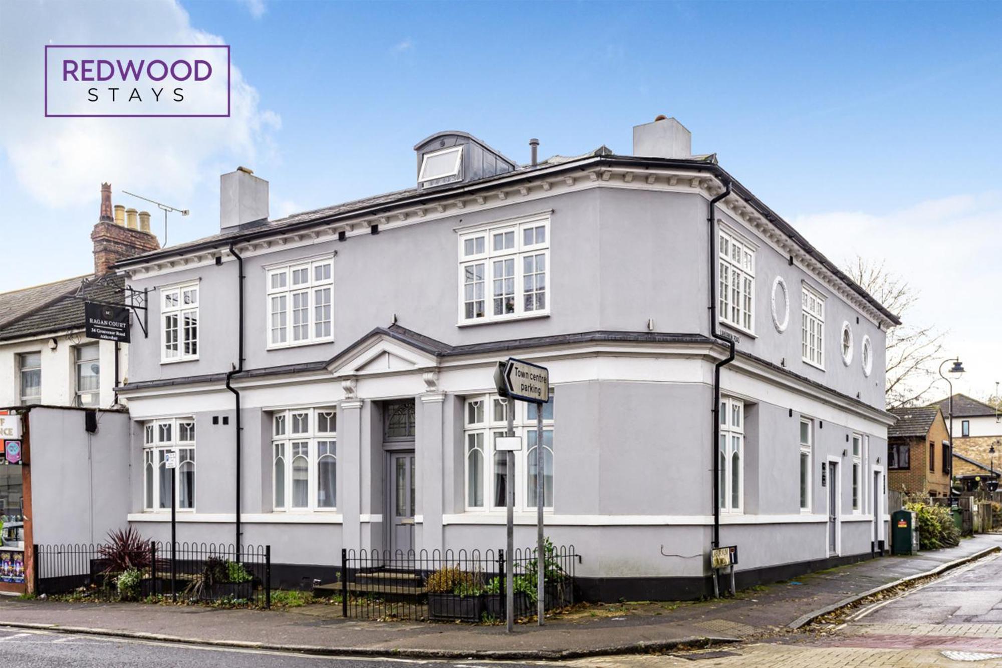1 Bed 1 Bath Town Center Apartments For Corporates & Contractors, Wifi, Netflix And Parking On Selected Units By Redwood Stays Aldershot Zewnętrze zdjęcie