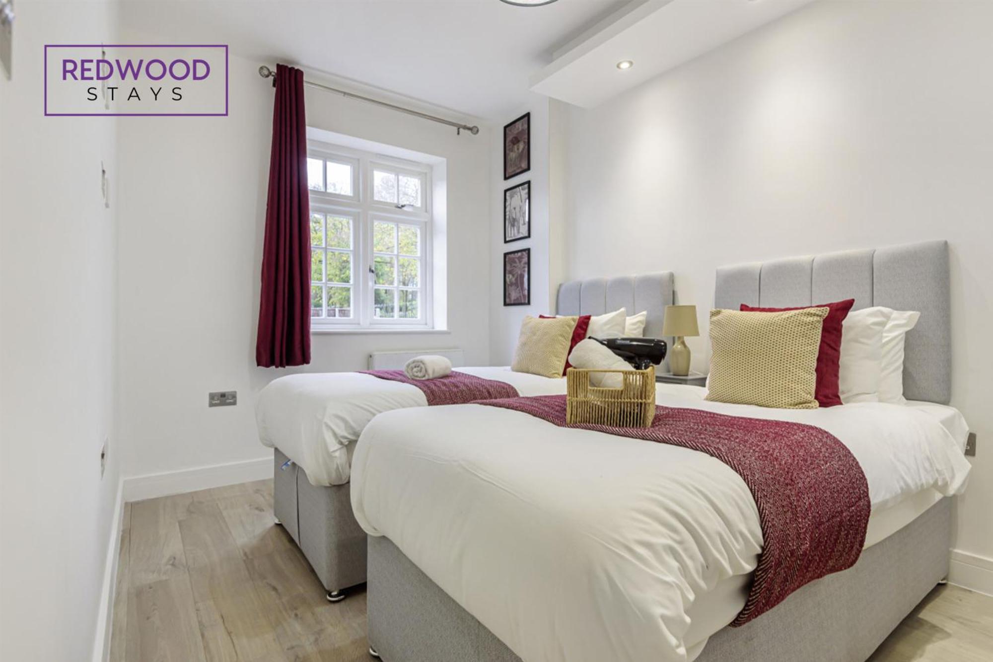1 Bed 1 Bath Town Center Apartments For Corporates & Contractors, Wifi, Netflix And Parking On Selected Units By Redwood Stays Aldershot Zewnętrze zdjęcie